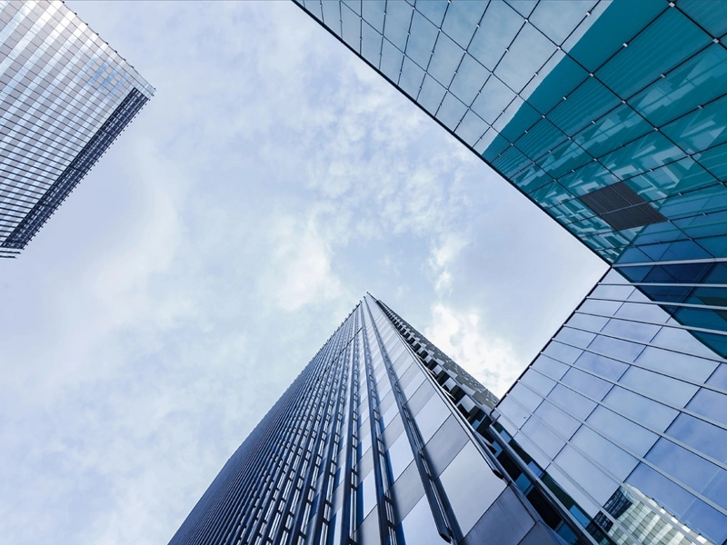 Aplicaciones de vidrio arquitectónico en paredes de cortina