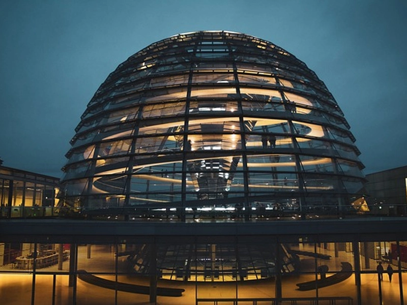 Introducción de vidrio curvado