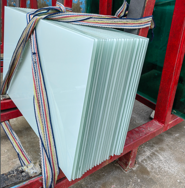 Opaque White PVb Laminated Glass Opaque White PVb Laminated Glass